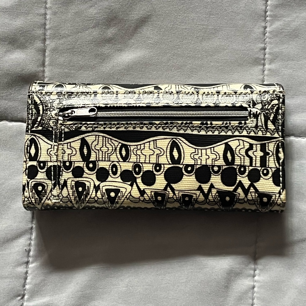 SAKROOTS NWOT Trifold Wallet - Picture 15 of 15